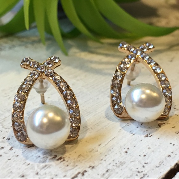 Bow Hoop Rhinestone Pearl Earrings - Picture 6 of 7